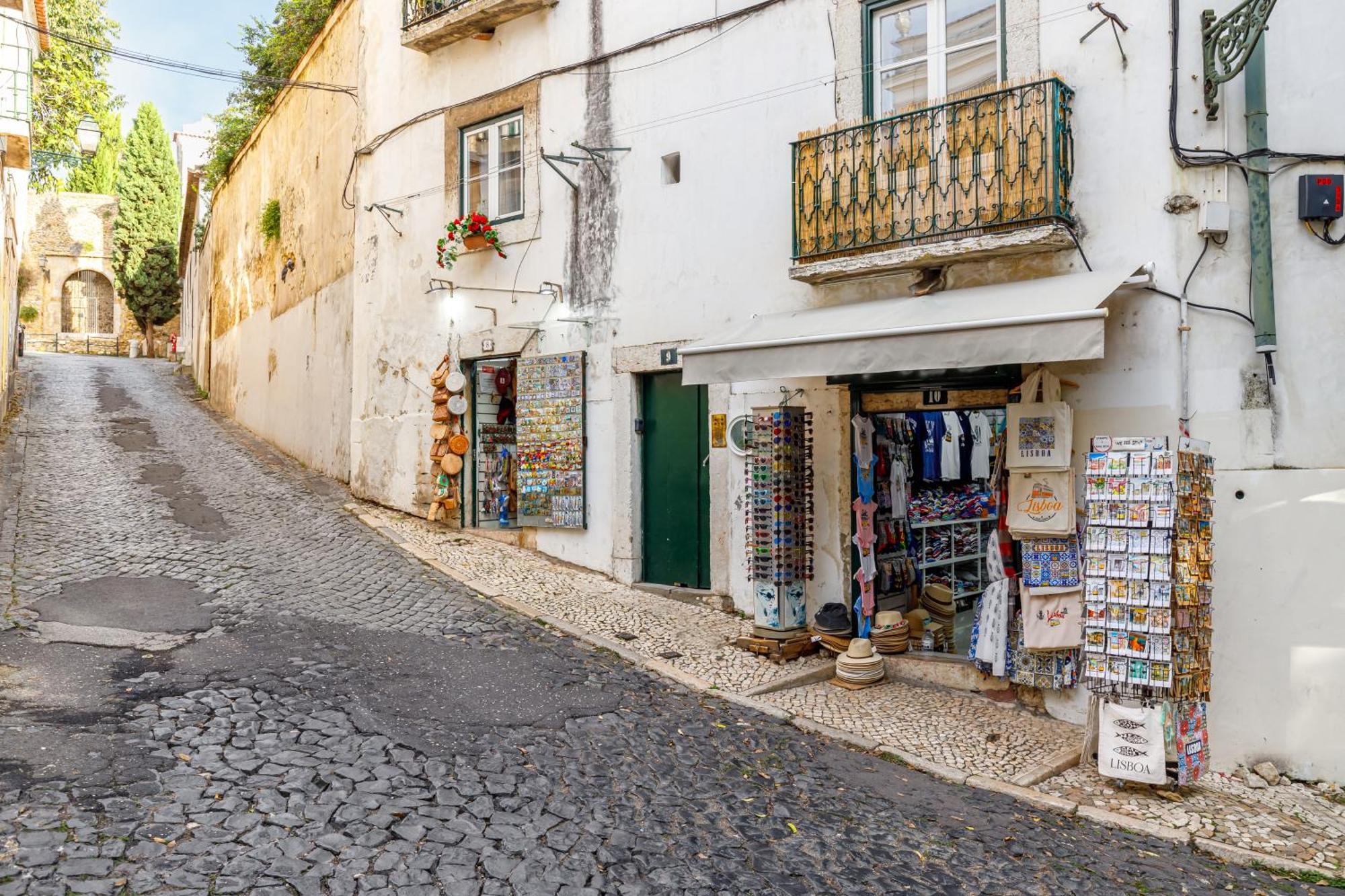 Sublime Apt Medieval Alfama Lisbon Exterior photo
