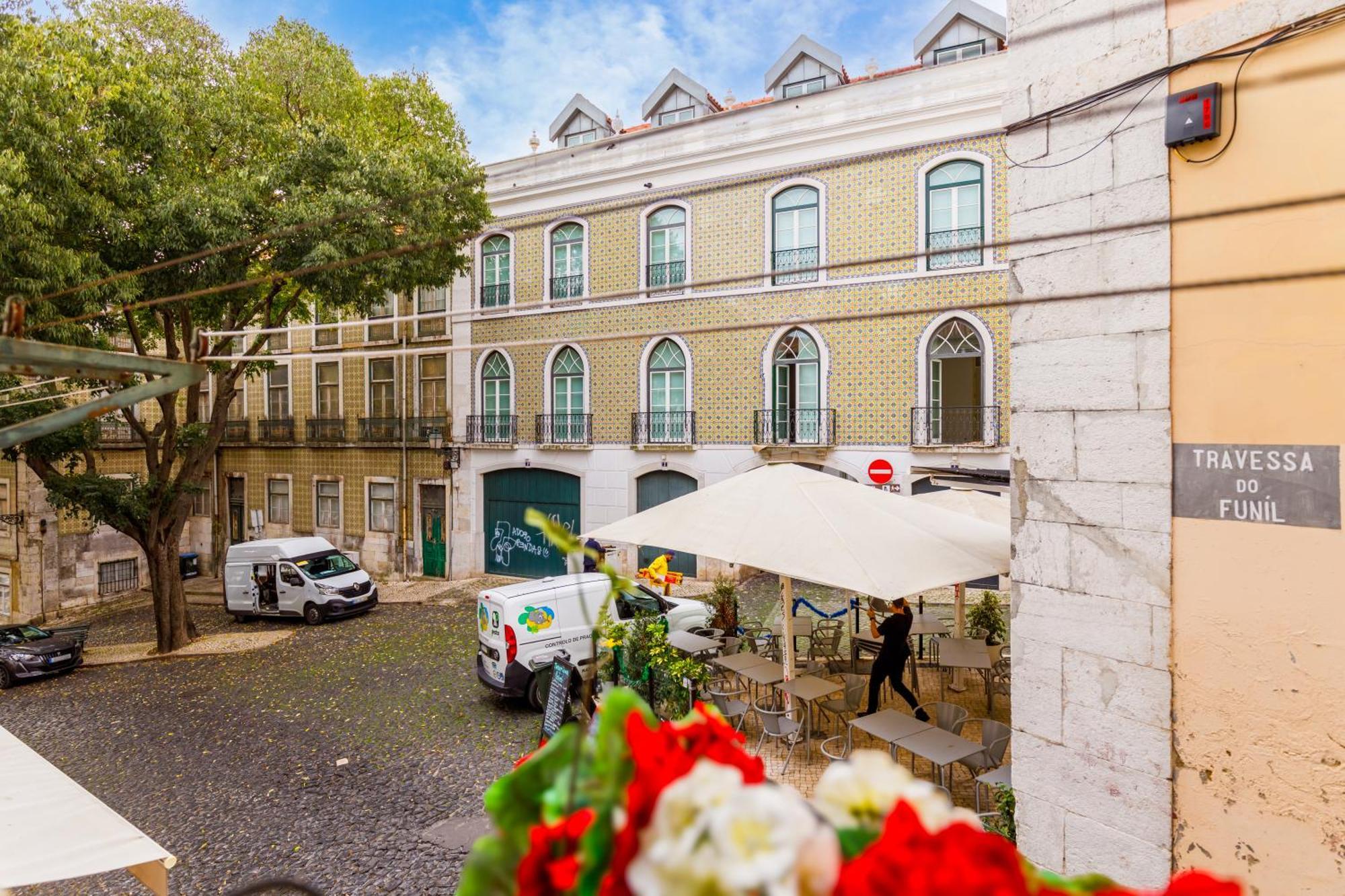 Sublime Apt Medieval Alfama Lisbon Exterior photo